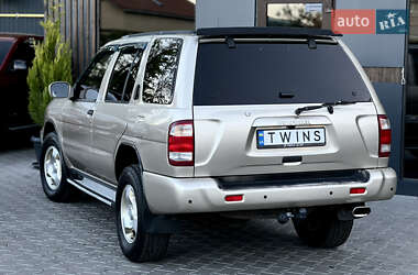 Позашляховик / Кросовер Nissan Pathfinder 1999 в 