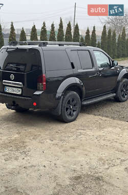 Внедорожник / Кроссовер Nissan Pathfinder 2006 в Черновцах