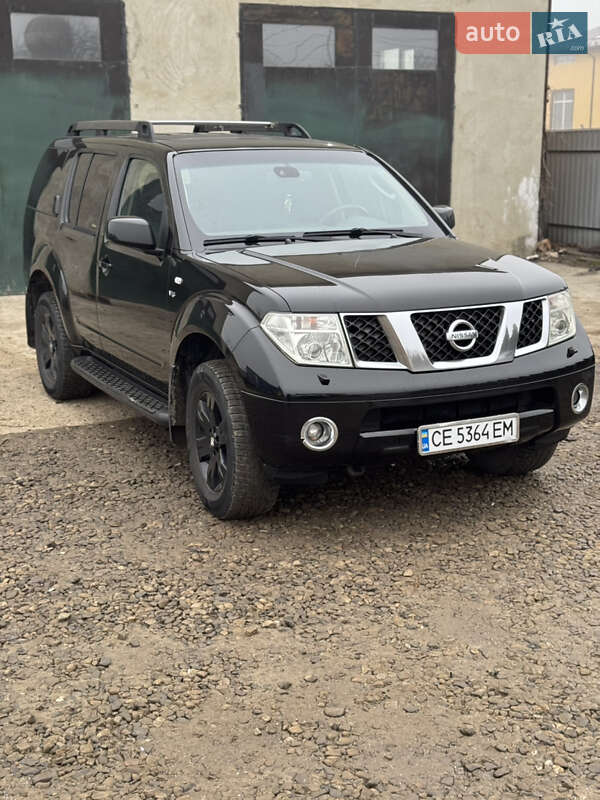 Позашляховик / Кросовер Nissan Pathfinder 2006 в Чернівцях