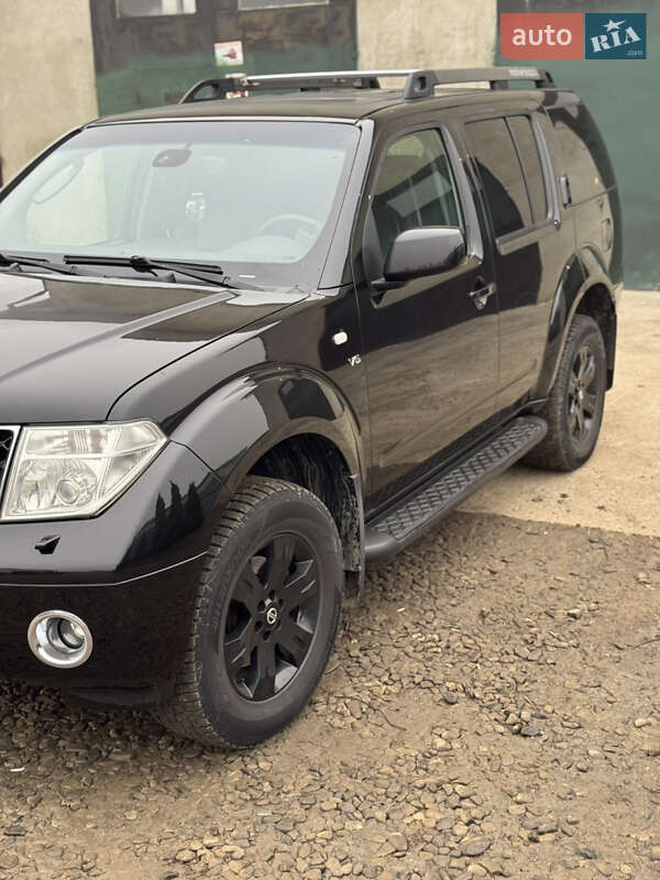 Позашляховик / Кросовер Nissan Pathfinder 2006 в Чернівцях