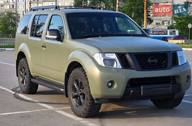 Внедорожник / Кроссовер Nissan Pathfinder 2011 в Киеве