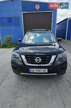 Внедорожник / Кроссовер Nissan Pathfinder 2017 в Днепре