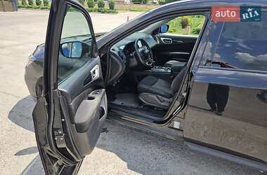 Позашляховик / Кросовер Nissan Pathfinder 2017 в 