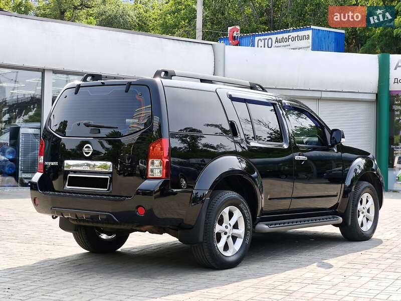 Позашляховик / Кросовер Nissan Pathfinder 2012 в Дніпрі