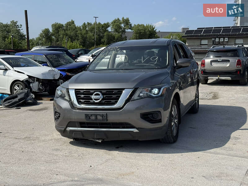 Nissan Pathfinder 2018