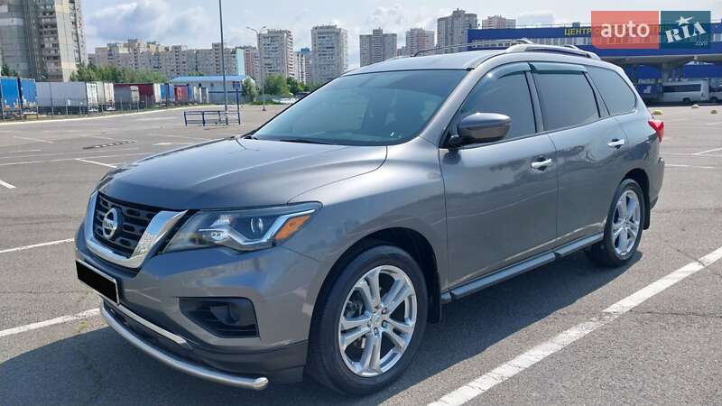 Позашляховик / Кросовер Nissan Pathfinder 2018 в Києві