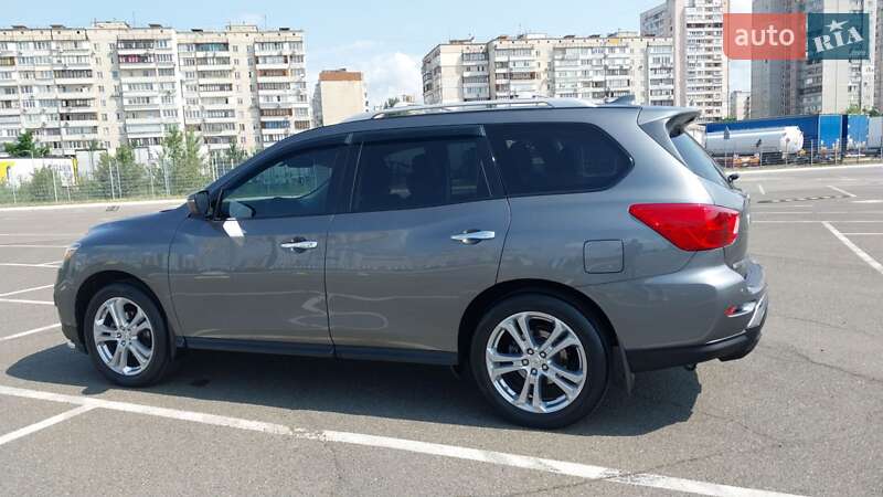 Позашляховик / Кросовер Nissan Pathfinder 2018 в Києві