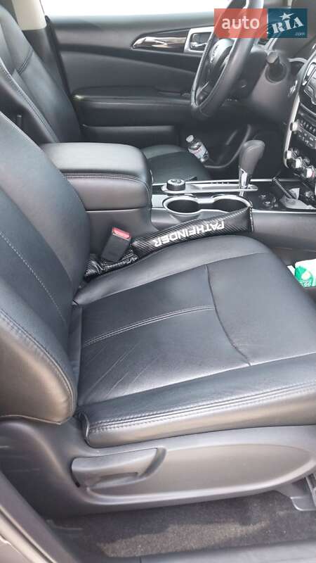 Позашляховик / Кросовер Nissan Pathfinder 2018 в Києві