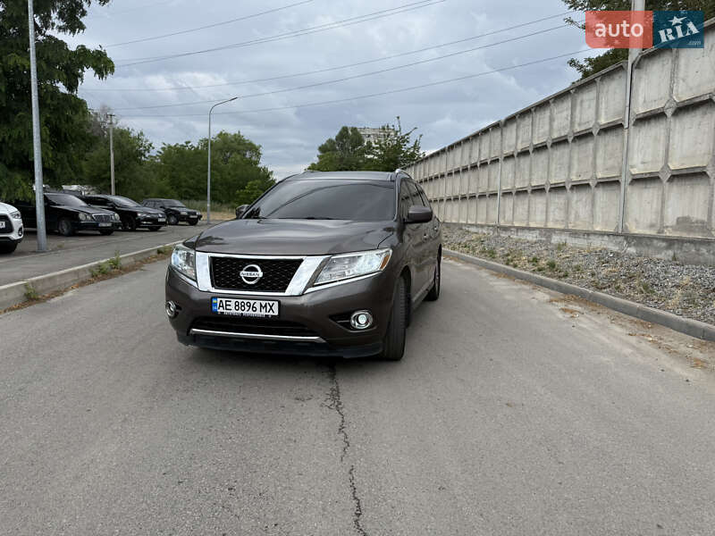 Позашляховик / Кросовер Nissan Pathfinder 2016 в Дніпрі