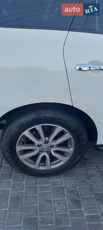 Позашляховик / Кросовер Nissan Pathfinder 2013 в Фастові