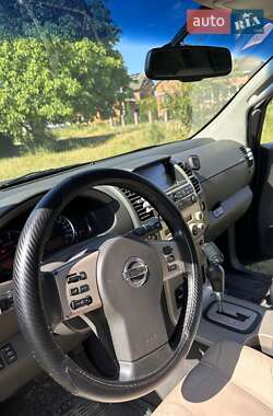 Внедорожник / Кроссовер Nissan Pathfinder 2009 в 