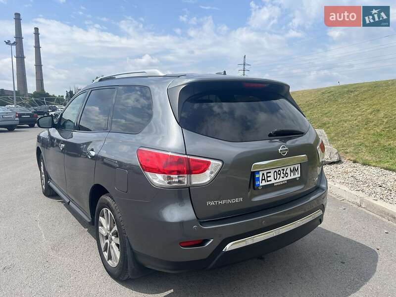 Позашляховик / Кросовер Nissan Pathfinder 2015 в Дніпрі фото 5 Позашляховик / Кросовер Nissan Pathfinder 2015 в Дніпрі
