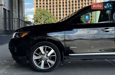 Внедорожник / Кроссовер Nissan Pathfinder 2013 в 