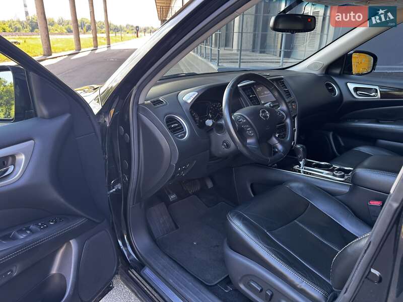 Внедорожник / Кроссовер Nissan Pathfinder 2013 в Киеве