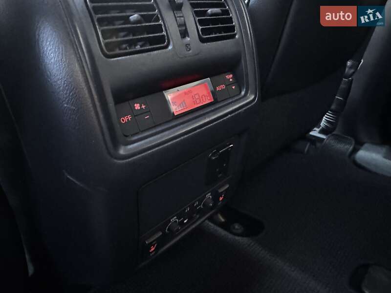 Внедорожник / Кроссовер Nissan Pathfinder 2013 в Киеве