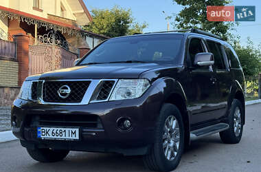 Позашляховик / Кросовер Nissan Pathfinder 2011 в 