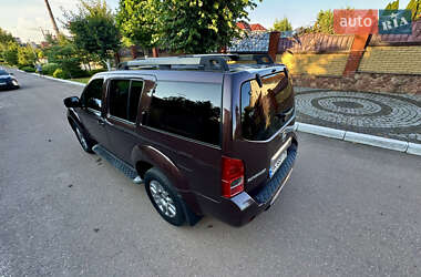 Позашляховик / Кросовер Nissan Pathfinder 2011 в 