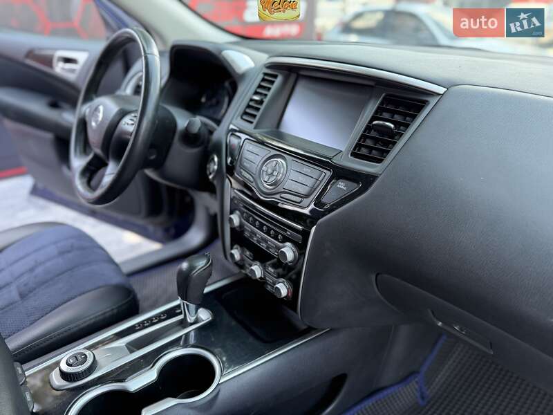 Позашляховик / Кросовер Nissan Pathfinder 2016 в Дніпрі