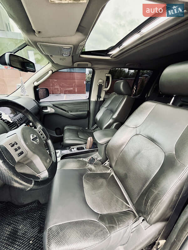 Внедорожник / Кроссовер Nissan Pathfinder 2007 в Виннице