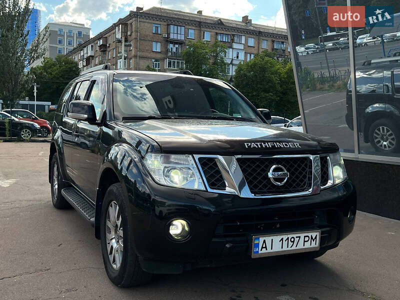 Nissan Pathfinder 2011