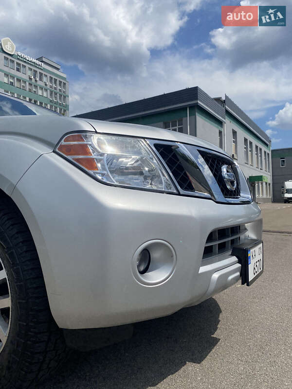 Позашляховик / Кросовер Nissan Pathfinder 2012 в Києві