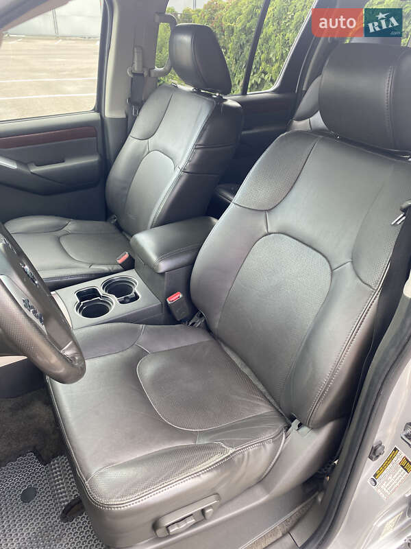 Позашляховик / Кросовер Nissan Pathfinder 2012 в Києві