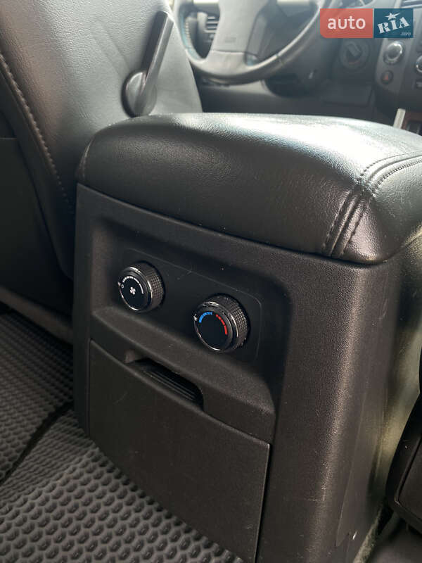 Позашляховик / Кросовер Nissan Pathfinder 2012 в Києві