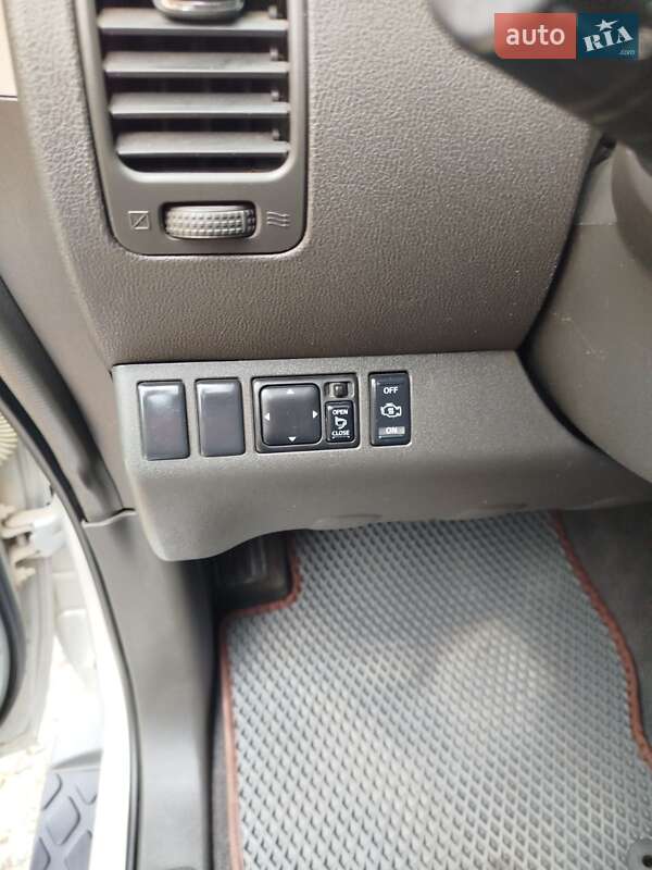 Позашляховик / Кросовер Nissan Pathfinder 2006 в Чернівцях