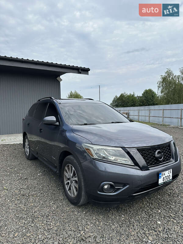 Внедорожник / Кроссовер Nissan Pathfinder 2013 в Вараше фото 3 Внедорожник / Кроссовер Nissan Pathfinder 2013 в Вараше