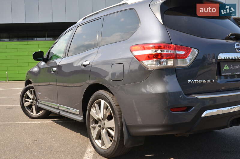 Позашляховик / Кросовер Nissan Pathfinder 2014 в Києві