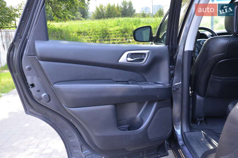 Позашляховик / Кросовер Nissan Pathfinder 2014 в Києві