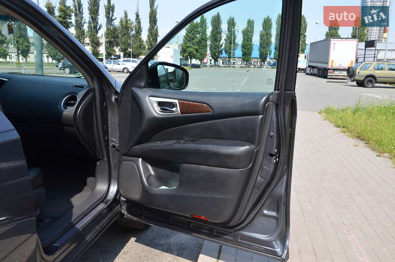 Позашляховик / Кросовер Nissan Pathfinder 2014 в Києві