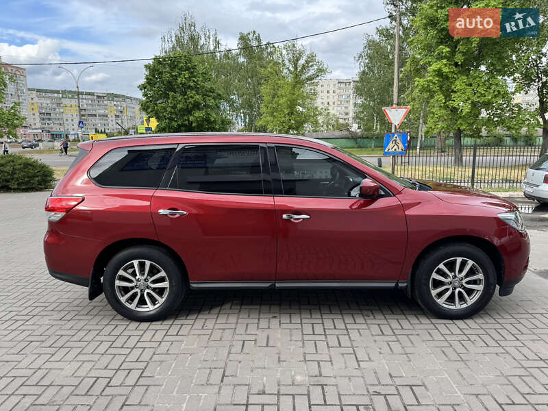 Позашляховик / Кросовер Nissan Pathfinder 2013 в Сумах