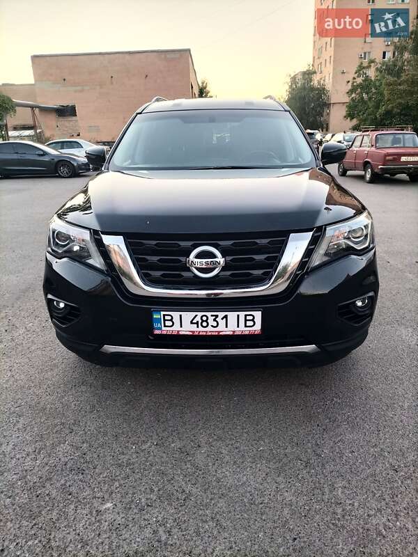 Позашляховик / Кросовер Nissan Pathfinder 2018 в Полтаві
