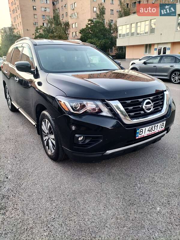 Позашляховик / Кросовер Nissan Pathfinder 2018 в Полтаві