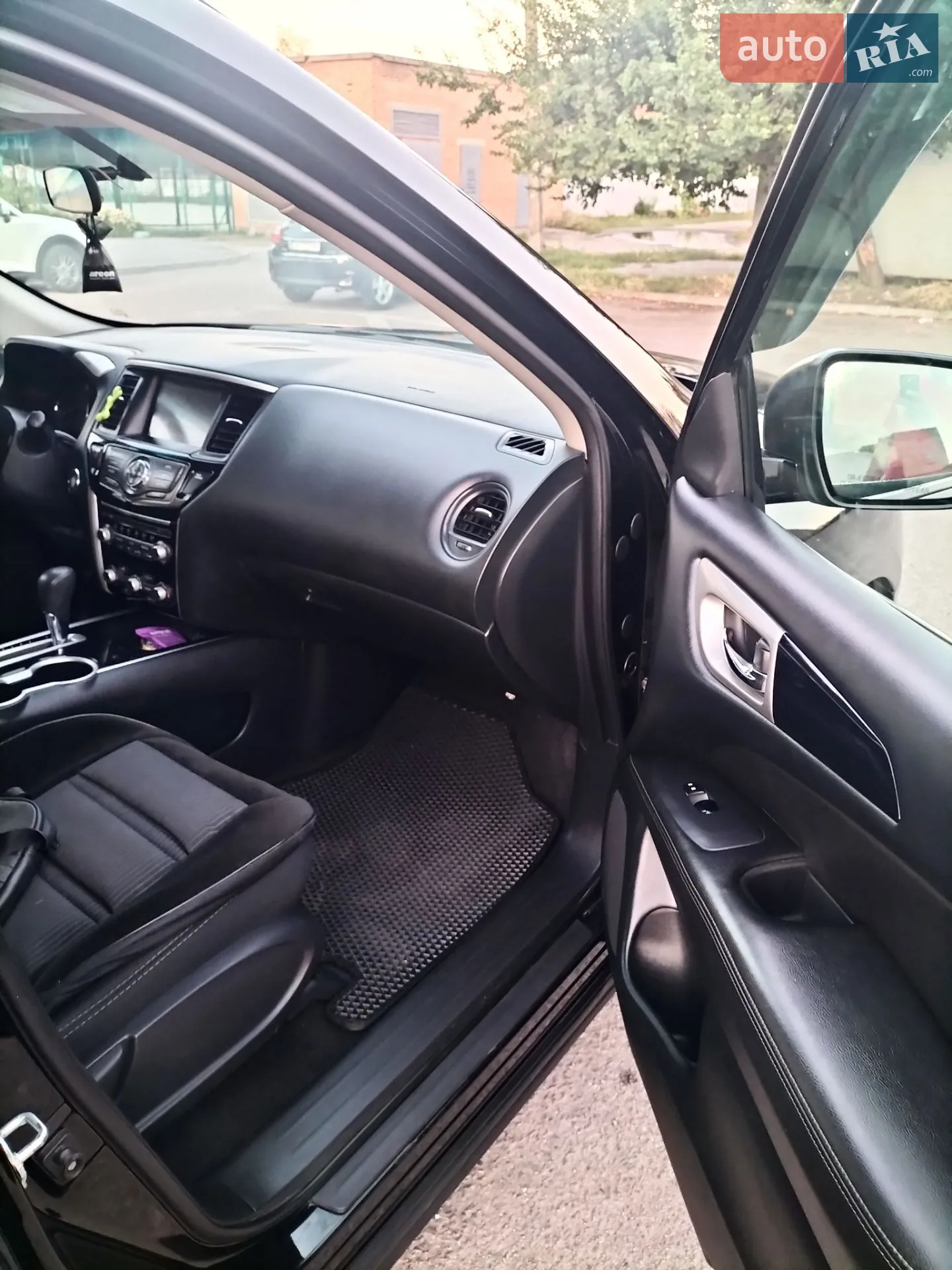 2018 Nissan Pathfinder - мініатюра 15