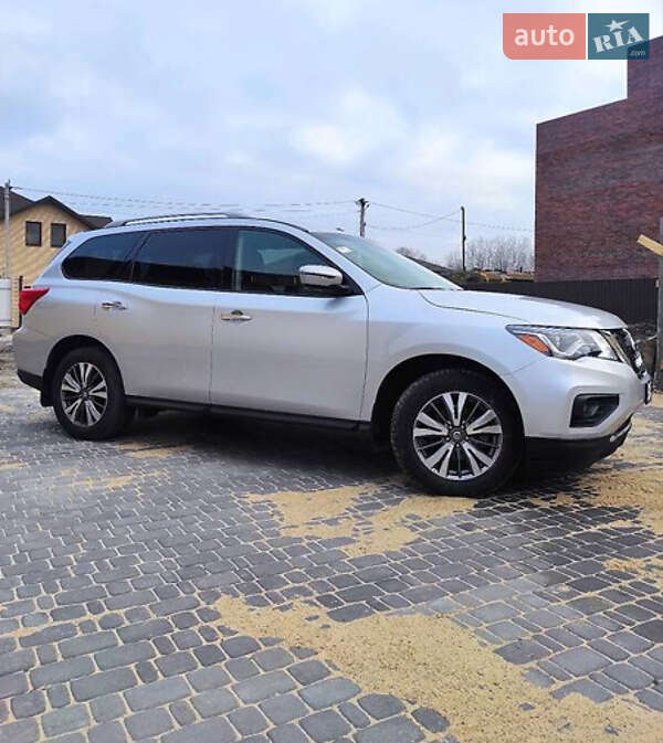 Позашляховик / Кросовер Nissan Pathfinder 2019 в Львові фото 5 Позашляховик / Кросовер Nissan Pathfinder 2019 в Львові