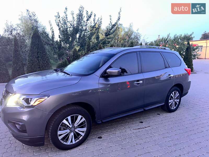 Позашляховик / Кросовер Nissan Pathfinder 2019 в Іллінцях