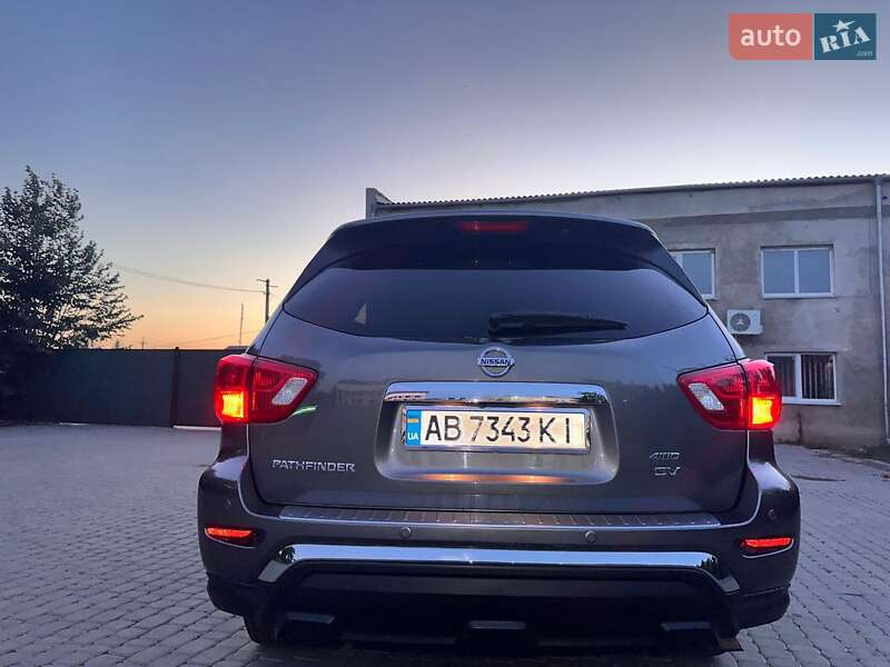 Позашляховик / Кросовер Nissan Pathfinder 2019 в Іллінцях