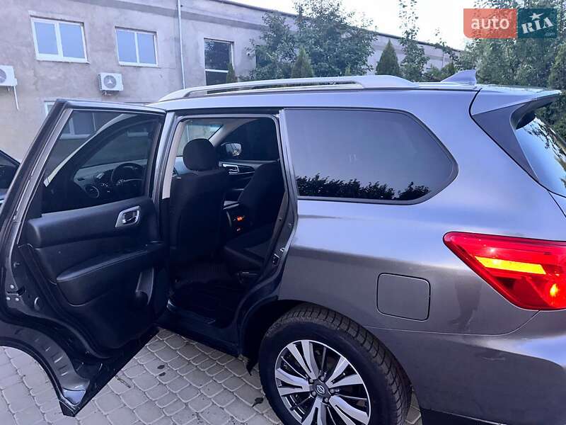Позашляховик / Кросовер Nissan Pathfinder 2019 в Іллінцях