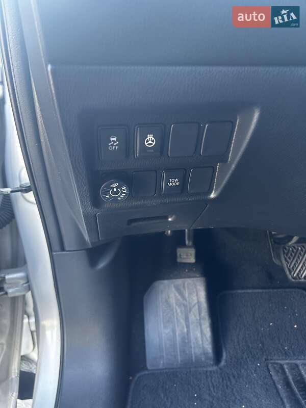 Позашляховик / Кросовер Nissan Pathfinder 2016 в Броварах фото 7 Позашляховик / Кросовер Nissan Pathfinder 2016 в Броварах