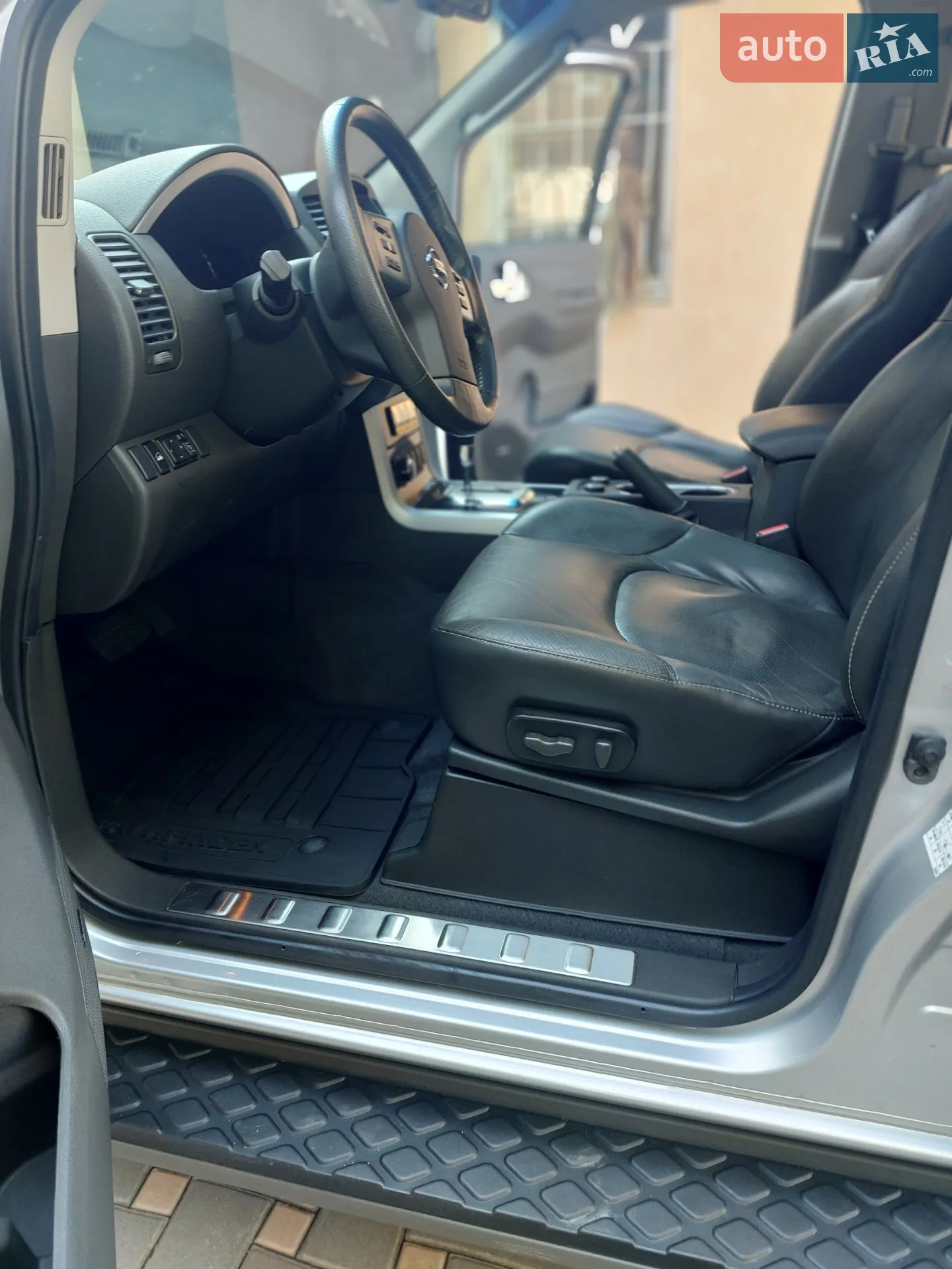 2014 Nissan Pathfinder - мініатюра 29