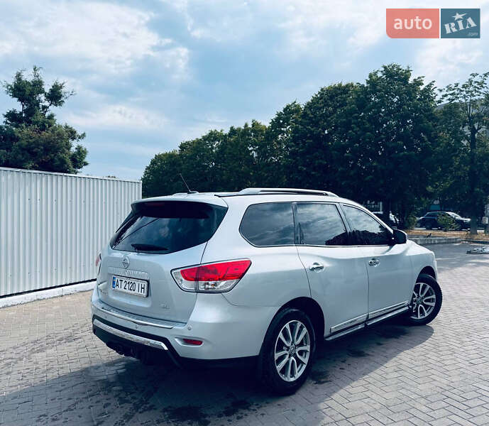 Позашляховик / Кросовер Nissan Pathfinder 2015 в Івано-Франківську