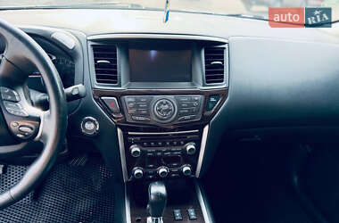 Внедорожник / Кроссовер Nissan Pathfinder 2015 в 