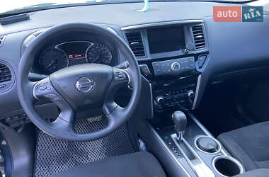 Внедорожник / Кроссовер Nissan Pathfinder 2016 в 