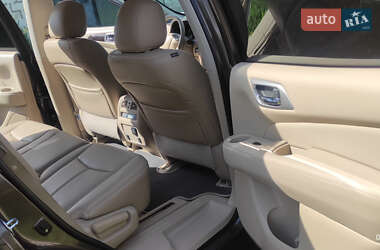 Внедорожник / Кроссовер Nissan Pathfinder 2015 в 