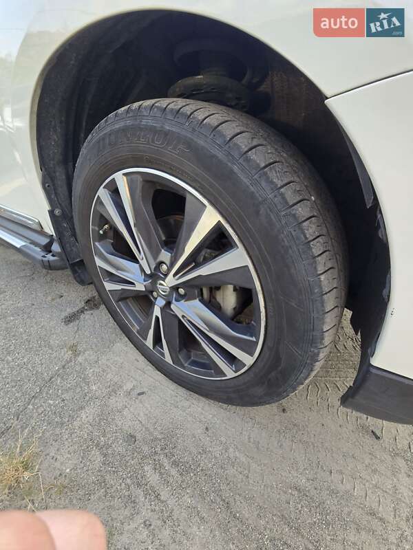 Внедорожник / Кроссовер Nissan Pathfinder 2016 в Киеве фото 20 Внедорожник / Кроссовер Nissan Pathfinder 2016 в Киеве