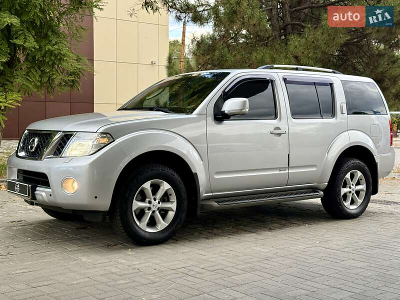 Внедорожник / Кроссовер Nissan Pathfinder 2012 в Днепре