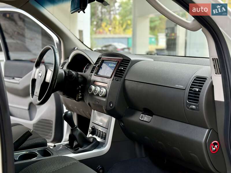 Внедорожник / Кроссовер Nissan Pathfinder 2012 в Днепре
