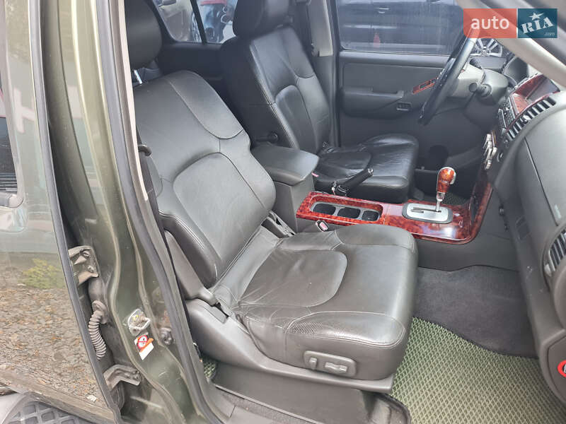 Внедорожник / Кроссовер Nissan Pathfinder 2005 в Киеве